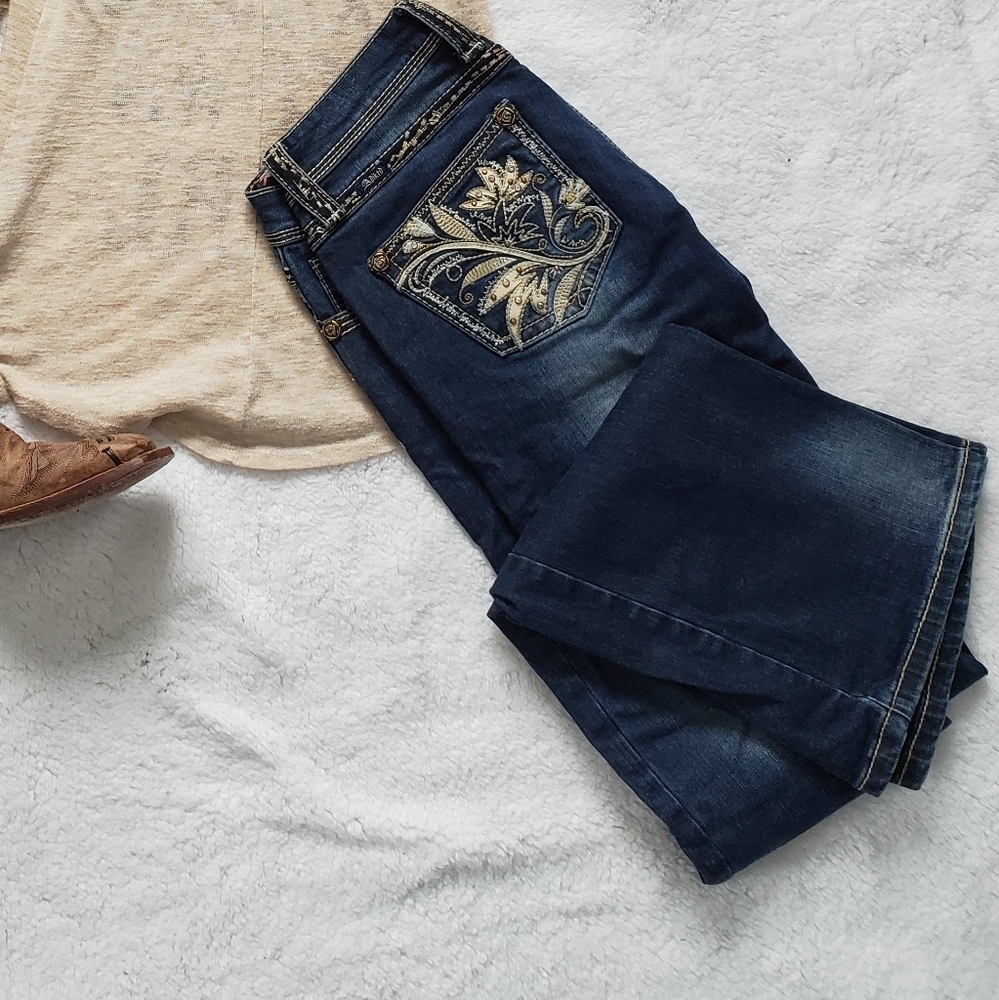 Adiktd- boot cut jeans